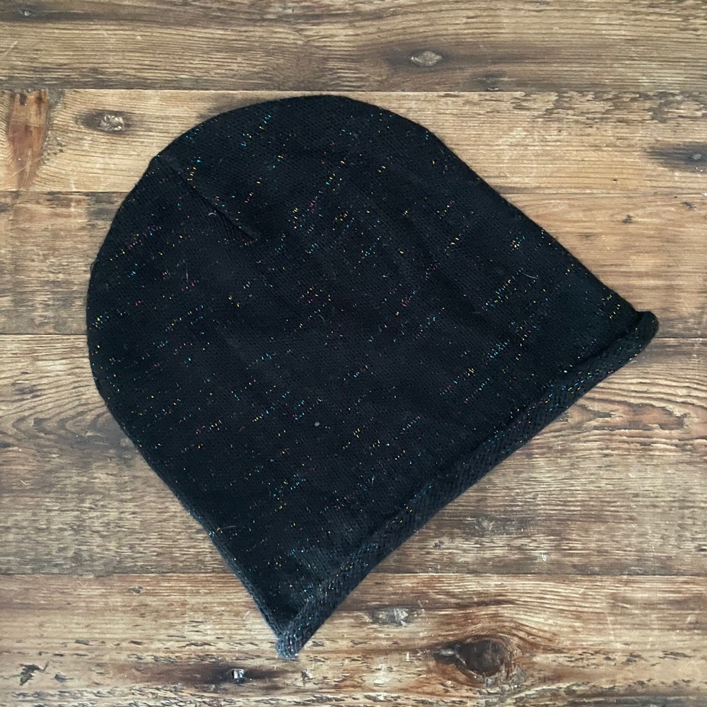 ✨SOLD✨✔️✔️ Black Wool Beanie W Multicolor Thread